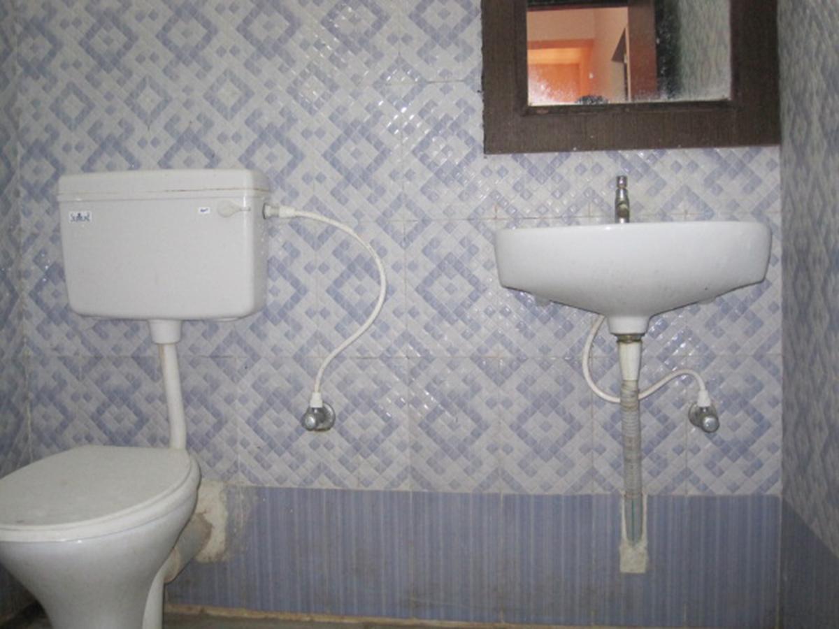 פורי Hotel Arya Palace מראה חיצוני תמונה
