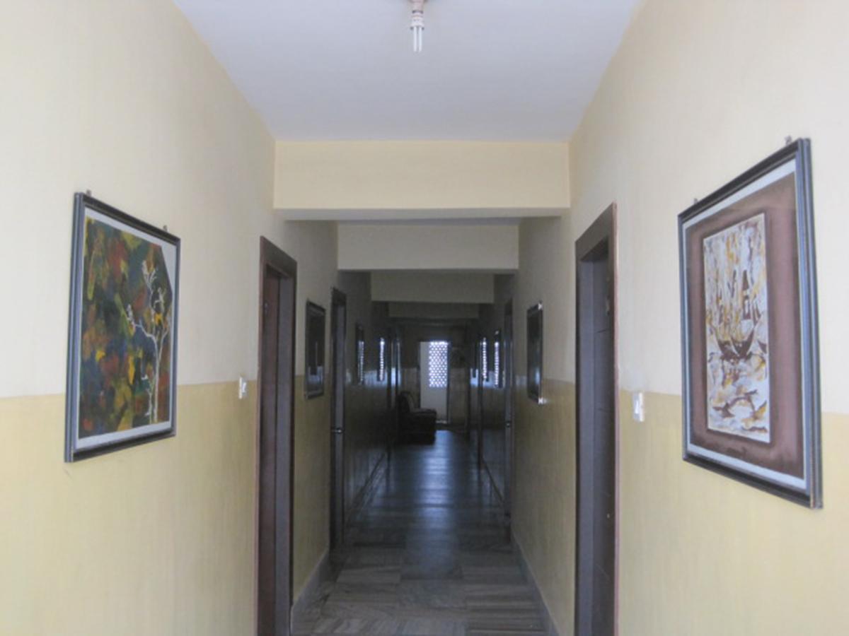פורי Hotel Arya Palace מראה חיצוני תמונה